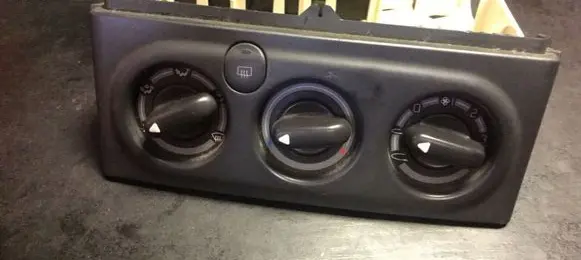 Renault Laguna I Climate control unit 9140010265