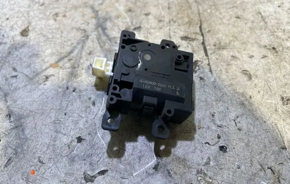 Toyota Yaris Cross Air flap motor/actuator AE0638002242