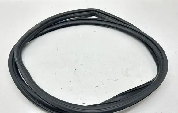 Dodge Durango III Trunk rubber seal (body) 55399229AE