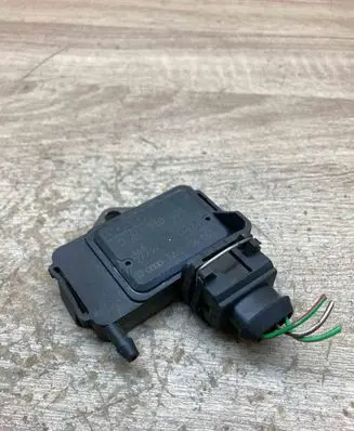 Volkswagen PASSAT B4 Air pressure sensor 3A0906051 0261230008