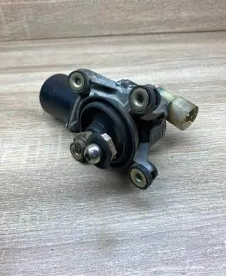 Subaru Impreza I Wiper motor WM62282S