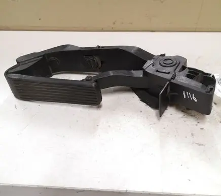 Mercedes-Benz E W211 Accelerator throttle pedal A2113000904