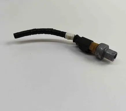Opel Mokka B Air conditioning (A/C) pressure sensor 8673006380