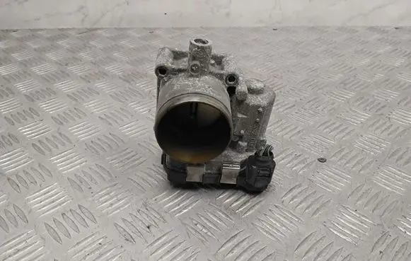 Volkswagen PASSAT B8 Throttle valve 03F133062C