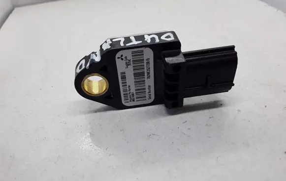 Mitsubishi Outlander Airbag deployment crash/impact sensor 8651A001