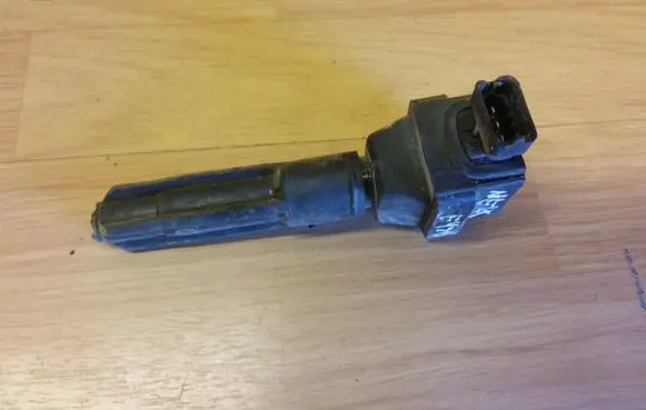Mercedes-Benz E W210 High voltage ignition coil A0001587203