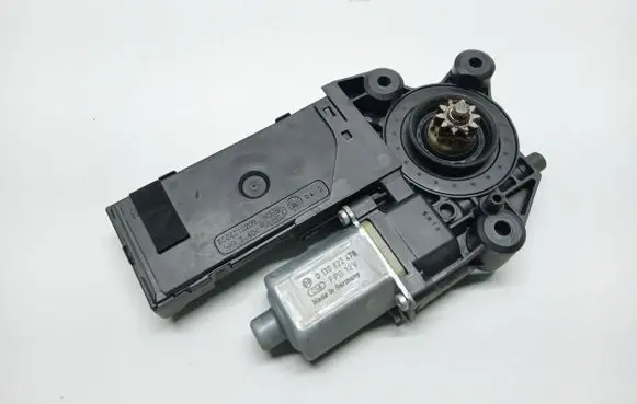 Renault Fluence Front door window regulator with motor 807310699R
