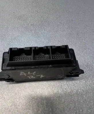 Audi A4 S4 B7 8E 8H Parking PDC control unit/module 05533273