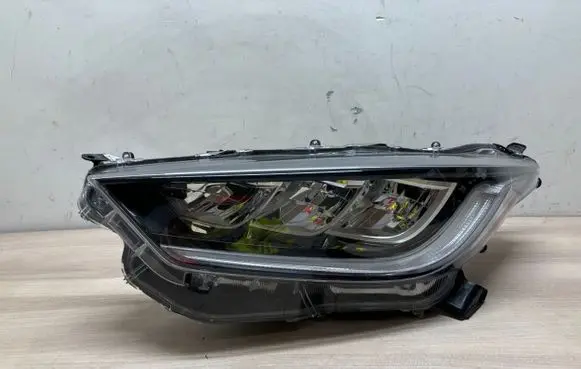 Toyota Yaris XP210 Headlight/headlamp