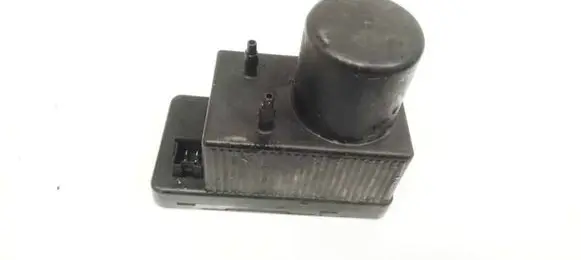 Mercedes-Benz C W203 Vacuum pump 2038000048 0132006365