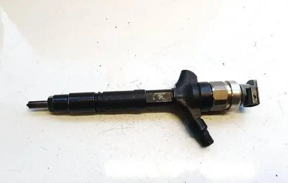 Toyota Corolla E120 E130 Fuel injector 236700g010