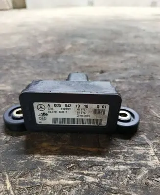 Mercedes-Benz C W204 ESP acceleration yaw rate sensor A0055421918 GD79C16U2G 10170106303