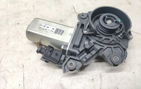 Audi A8 S8 D4 4H Front door soft close latching motor 4F0837059