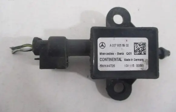 Mercedes-Benz E C207 W207 Airbag deployment crash/impact sensor A2079056902