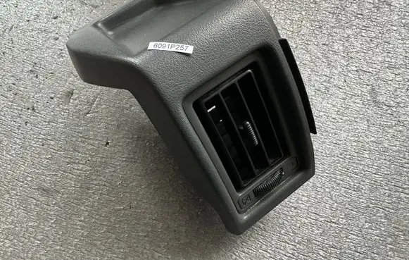 Nissan Patrol Y60 Dashboard side air vent grill/cover trim 6876001J11