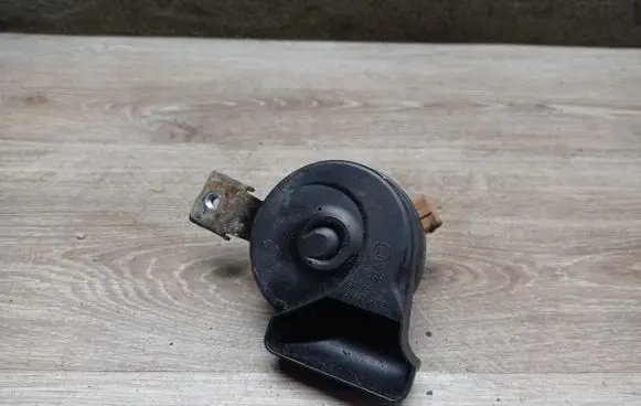 Volvo S60 Horn signal 30744030