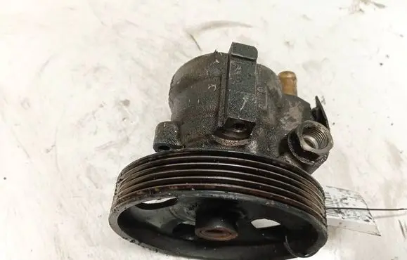 Volvo S40, V40 Power steering pump 8200071050