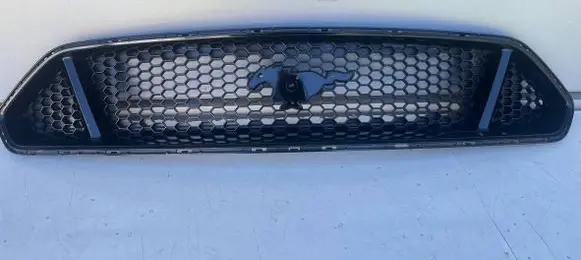 Ford Mustang VI Front bumper upper radiator grill JR3B-8150