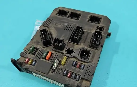 Citroen C3 Central body control module S118085200J IMPRK1552917