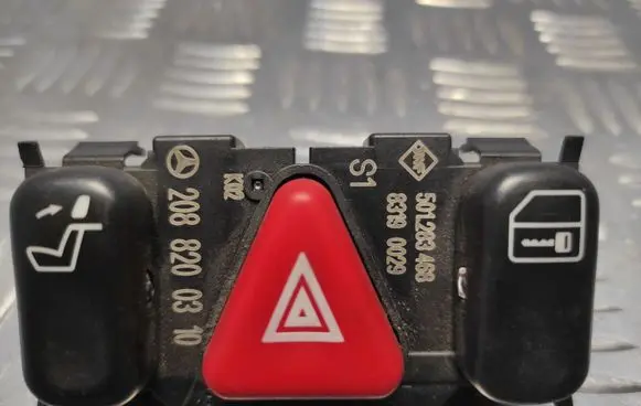 Mercedes-Benz E W210 Hazard light switch 2088200310