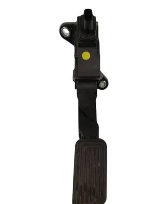 Accelerator throttle pedal