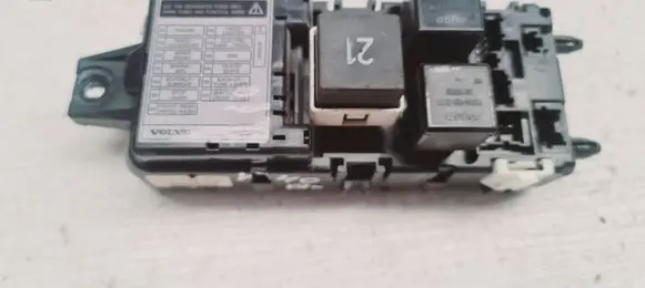 Volvo S40, V40 Comfort/convenience module 30889989 3B120156