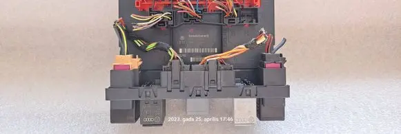 Volkswagen PASSAT B6 Comfort/convenience module 3C0937049AJ H54S2202 28107526