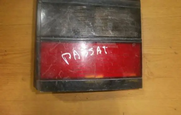 Volkswagen PASSAT B3 Tailgate rear/tail lights 333945108