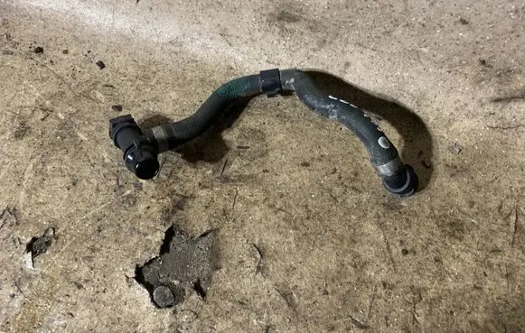 BMW 3 G20 G21 Engine coolant pipe/hose 8654832
