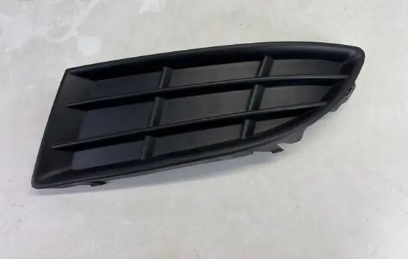 Skoda Fabia Mk2 (5J) Front bumper lower grill 5J0807367A K3402