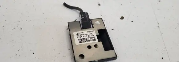 Mercedes-Benz A W169 Aerial antenna amplifier A2118203375 04W44Q3
