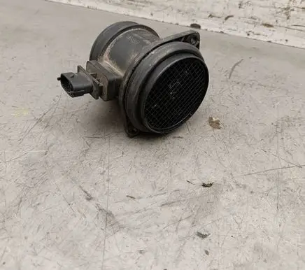 Volvo V70 Mass air flow meter 0281002730 4722632 30677999