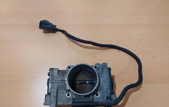 Volvo V70 Throttle valve 30677202 30650903