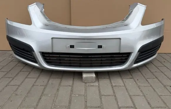 Opel Zafira B Front bumper 13124959