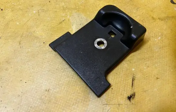 Mercedes-Benz GL X166 Bracket in trunk/boot A1668600651
