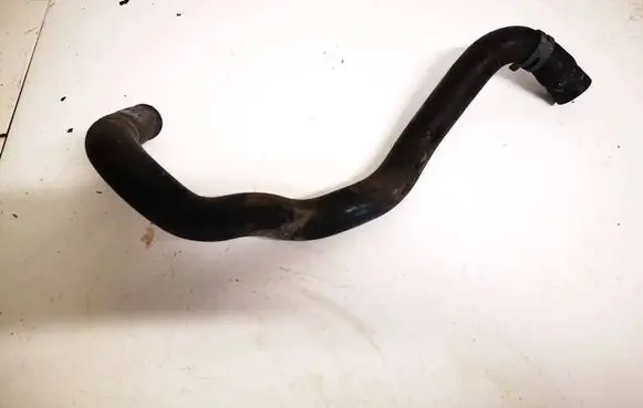 Volkswagen PASSAT B5 Engine coolant pipe/hose 8d0819371b