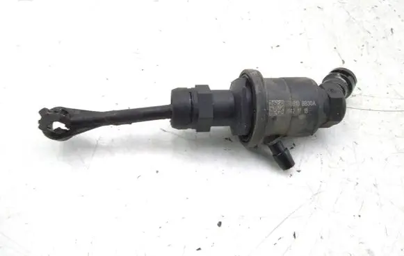 Nissan Qashqai+2 Clutch master cylinder 30610BB30A