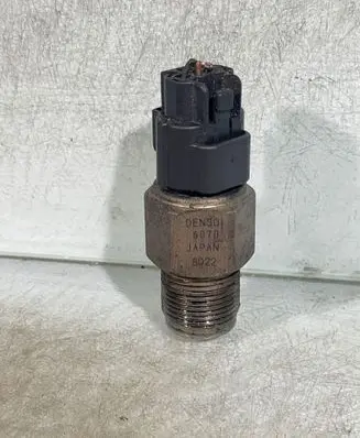 Toyota Corolla Verso AR10 Fuel pressure sensor 6070 8D22