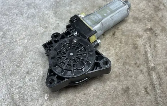Hyundai i30 Rear glass lock/latch C10 824602L000