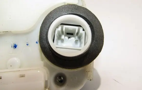Subaru XV Rear door lock
