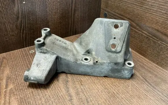 Iveco Daily 3rd gen Engine mount bracket 504050580