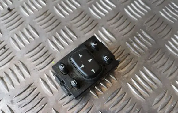 Mercedes-Benz S W220 Wing mirror switch 2208211551