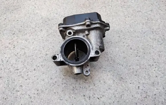 Volkswagen Touran II Throttle valve 03L128063QAOP1113 03L128063Q