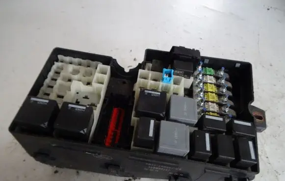 Ford C-MAX I Fuse module 9M5T14A067CA