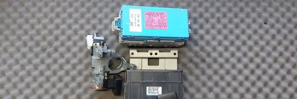 Engine ECU kit and lock set
