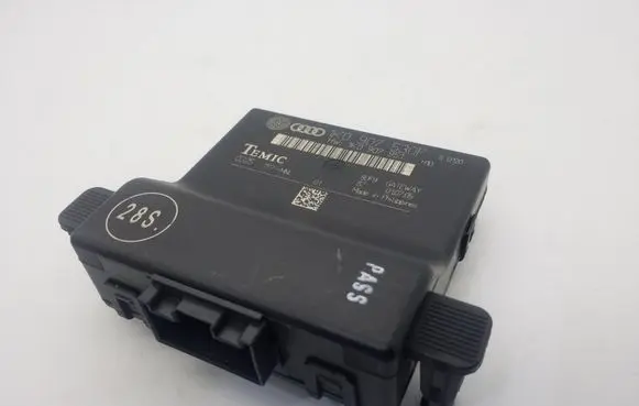 Audi A3 S3 8P Gateway control module 1K0907530F 1K0907951