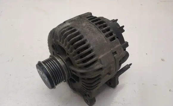 Volkswagen PASSAT B6 Generator/alternator VALEO021903026L