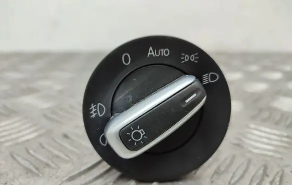 Volkswagen PASSAT CC Light switch 116140
