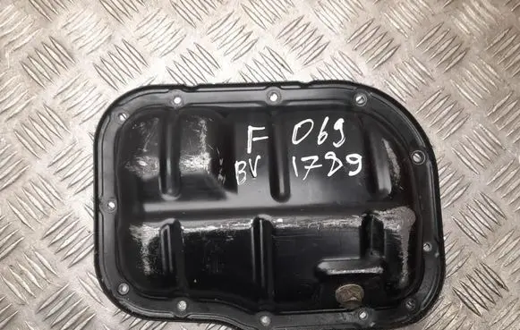 Toyota C-HR I Oil sump 121020T040