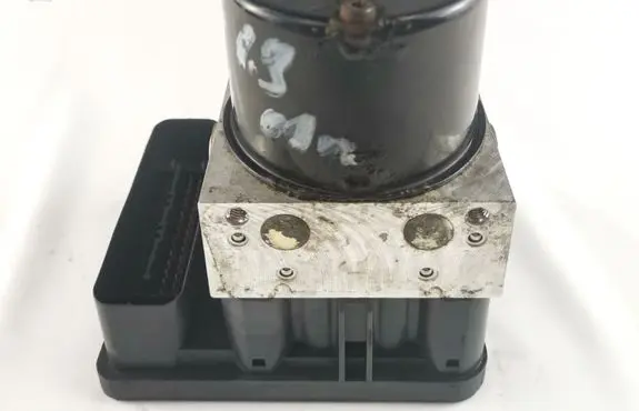 Volkswagen Golf IV ABS Pump 1J0614517E 10020600094 0012020000090